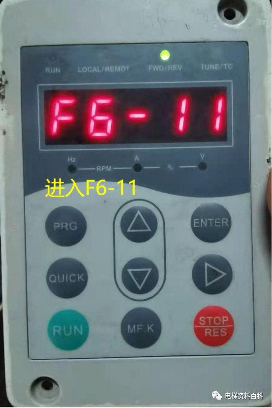 640